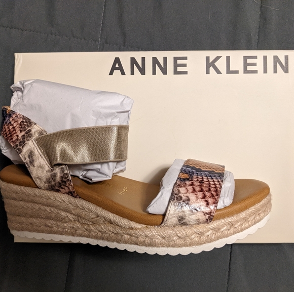 ✨Host Pick - Anne Klein Cara Espadrille Wedge Sandal - NEVER WORN Size 8 - Picture 7 of 11